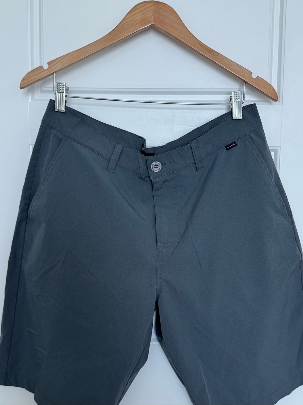 Men's Travis Mathew Gray Performance Shorts Size 34